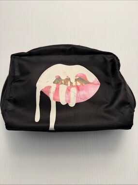 Kylie Cosmetic by KYLIE JENNER MAKE-up bag